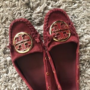 Tory Burch Alexandra Moccasins in maroon, size 8